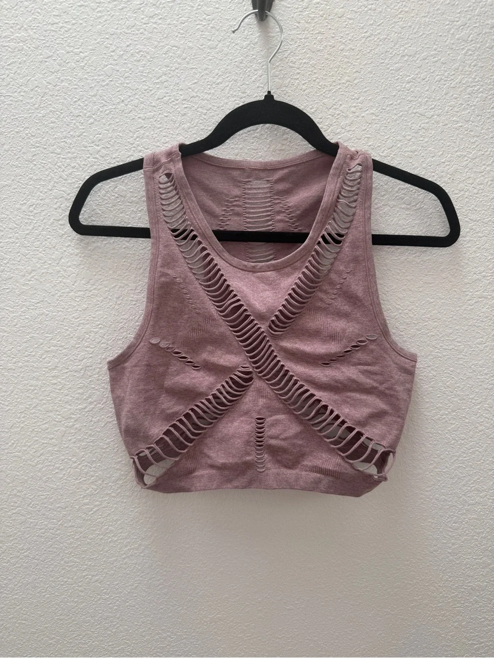 ALO Yoga Mauve Ribbed Cutout Crop Tank